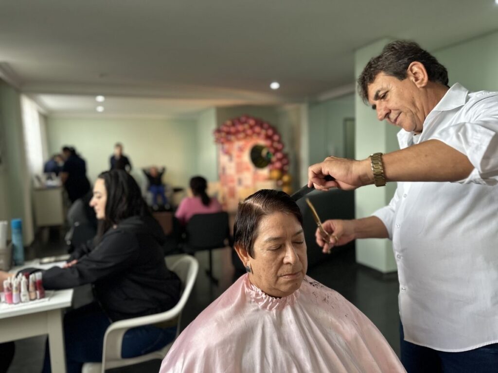 Imagem 1 - Comissão de Humanização promove ação especial em homenagem ao Dia das Mães