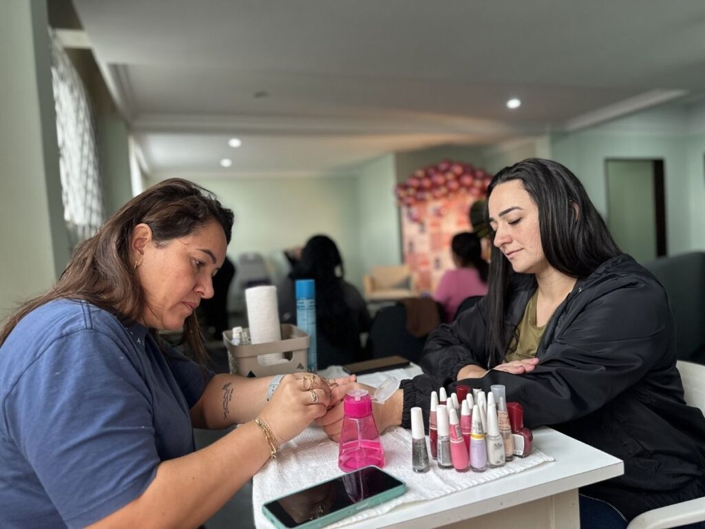 Imagem 2 - Comissão de Humanização promove ação especial em homenagem ao Dia das Mães